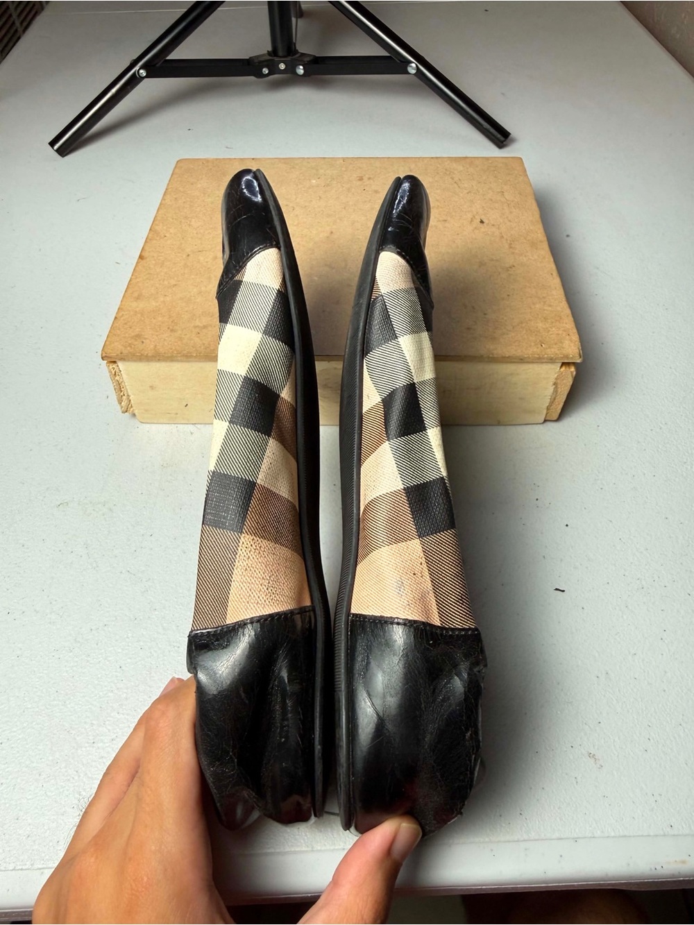 Burberry London Classic Tan Tartan Novacheck Black Cap Toe Ballet Flat Sz 39 / 9 - Picture 3 of 15